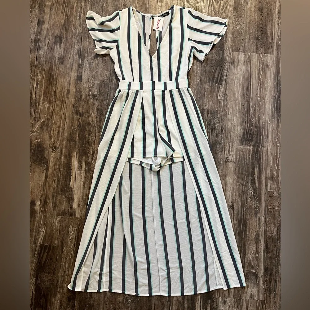 Crystal Skye Shorts Romper With Cape Women’s Size 13 NWT White and Blue Stripes - Picture 2 of 10